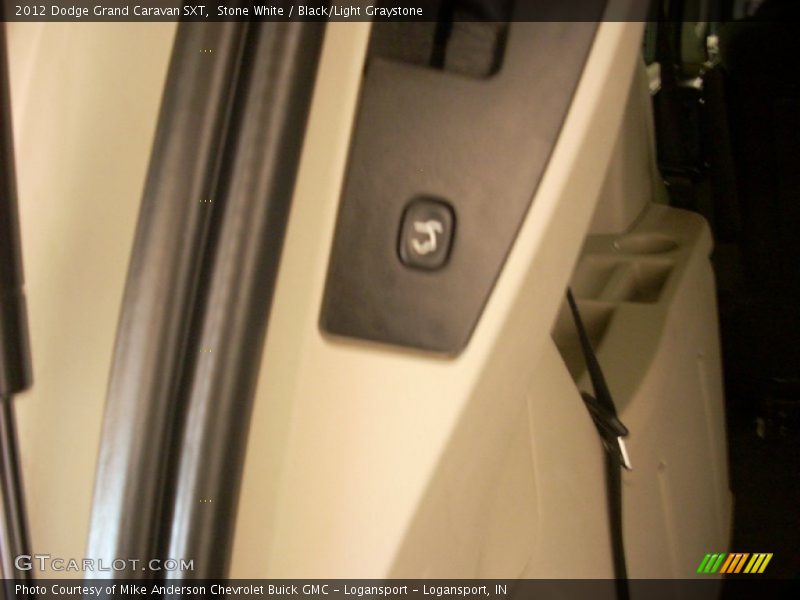 Stone White / Black/Light Graystone 2012 Dodge Grand Caravan SXT