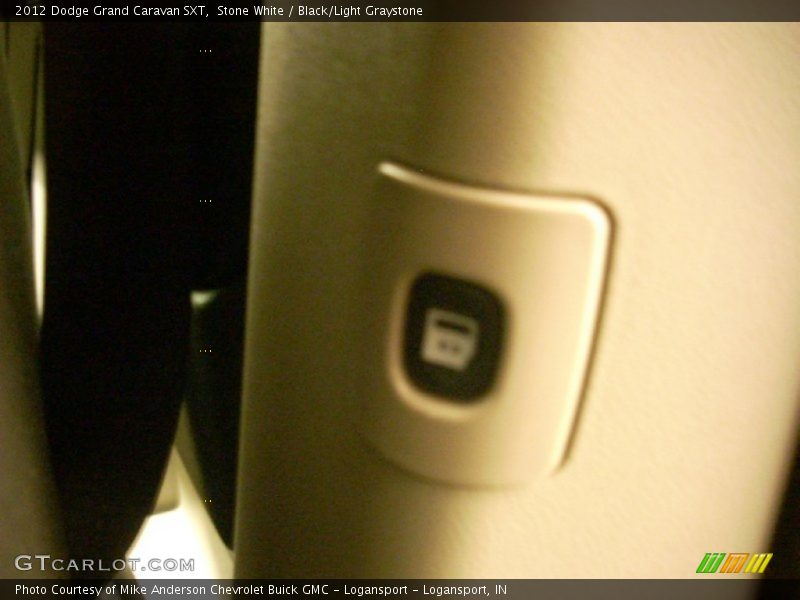 Stone White / Black/Light Graystone 2012 Dodge Grand Caravan SXT