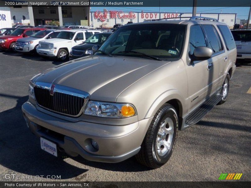 Light Parchment Gold Metallic / Medium Parchment 2000 Lincoln Navigator