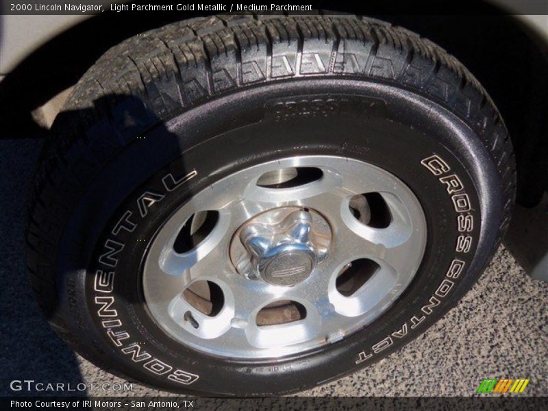 Light Parchment Gold Metallic / Medium Parchment 2000 Lincoln Navigator