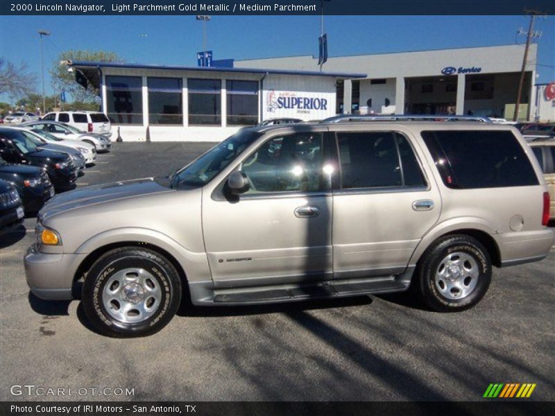 Light Parchment Gold Metallic / Medium Parchment 2000 Lincoln Navigator