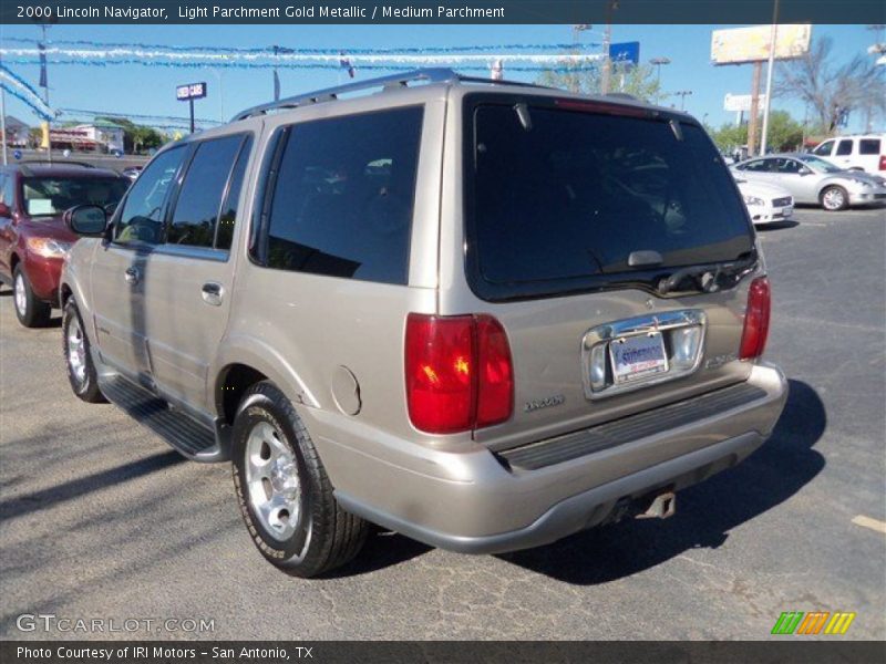 Light Parchment Gold Metallic / Medium Parchment 2000 Lincoln Navigator