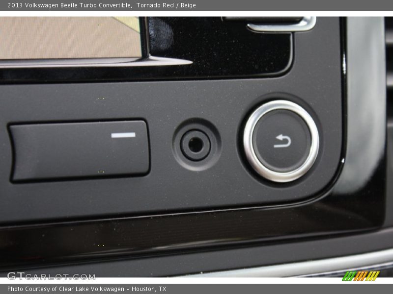 Controls of 2013 Beetle Turbo Convertible