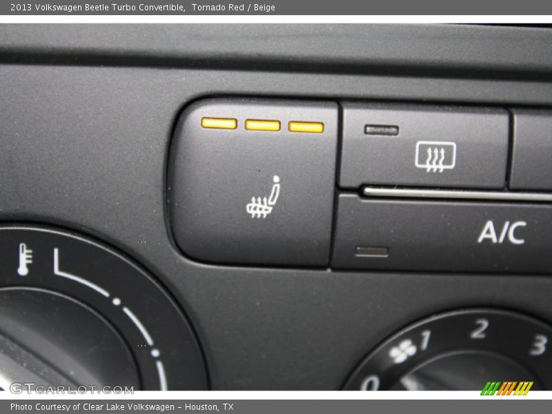Controls of 2013 Beetle Turbo Convertible
