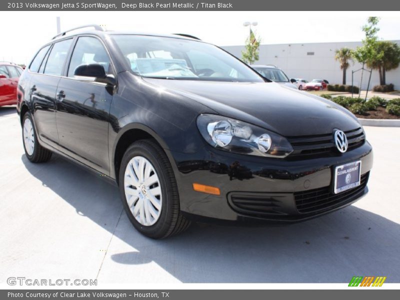Deep Black Pearl Metallic / Titan Black 2013 Volkswagen Jetta S SportWagen