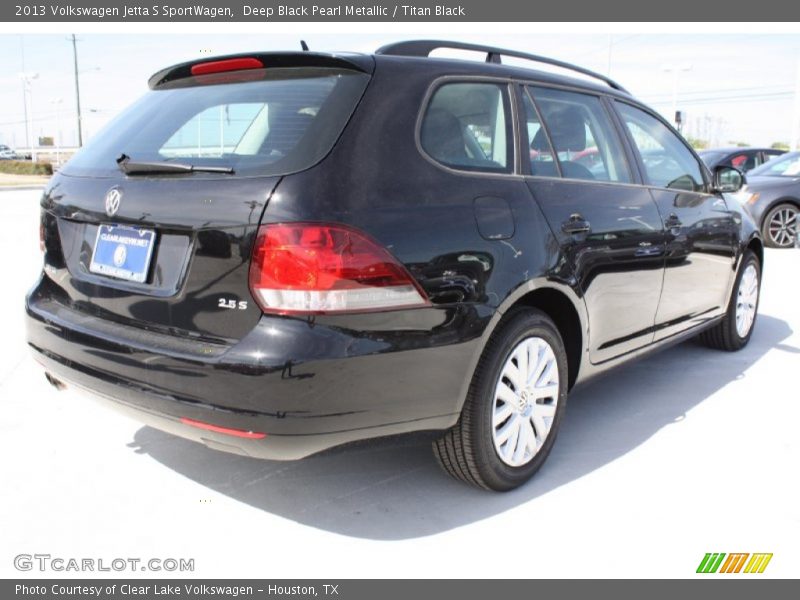 Deep Black Pearl Metallic / Titan Black 2013 Volkswagen Jetta S SportWagen