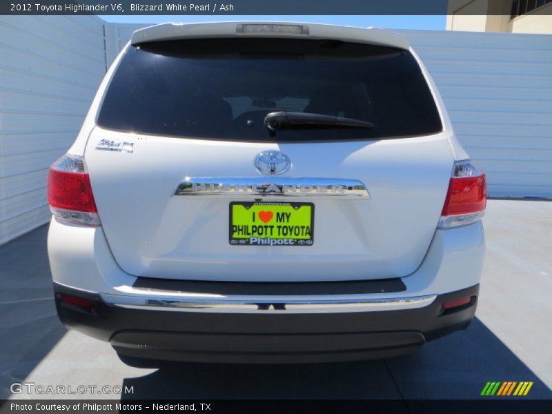 Blizzard White Pearl / Ash 2012 Toyota Highlander V6