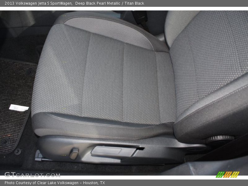 Deep Black Pearl Metallic / Titan Black 2013 Volkswagen Jetta S SportWagen
