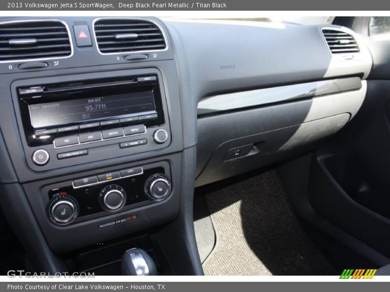 Deep Black Pearl Metallic / Titan Black 2013 Volkswagen Jetta S SportWagen