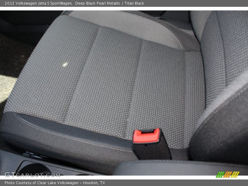 Deep Black Pearl Metallic / Titan Black 2013 Volkswagen Jetta S SportWagen