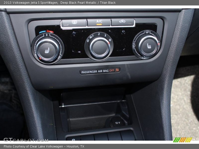Deep Black Pearl Metallic / Titan Black 2013 Volkswagen Jetta S SportWagen