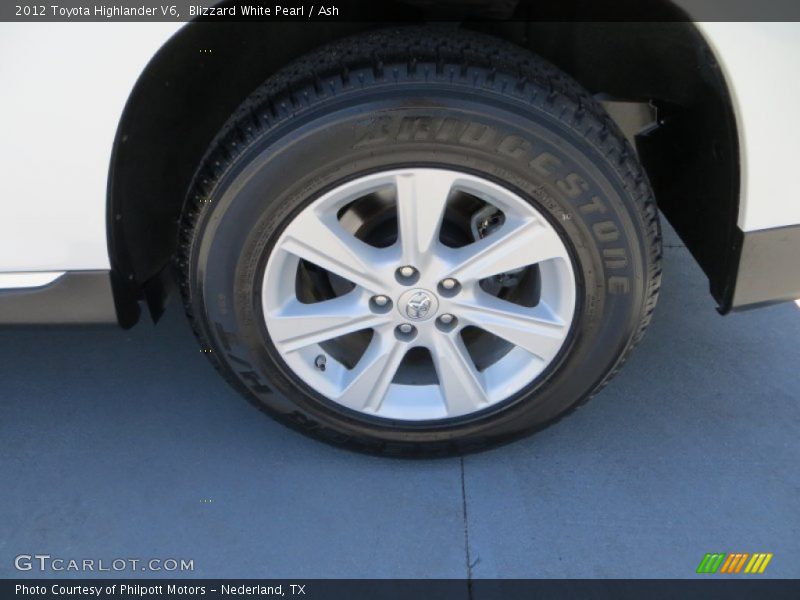 Blizzard White Pearl / Ash 2012 Toyota Highlander V6