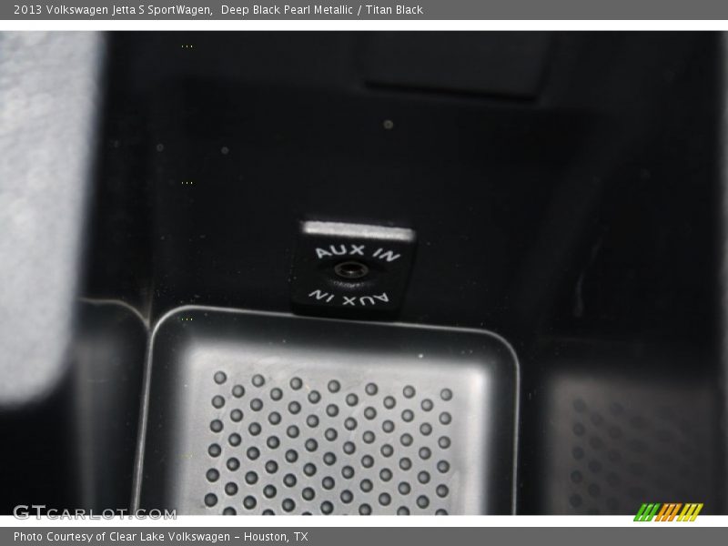 Deep Black Pearl Metallic / Titan Black 2013 Volkswagen Jetta S SportWagen