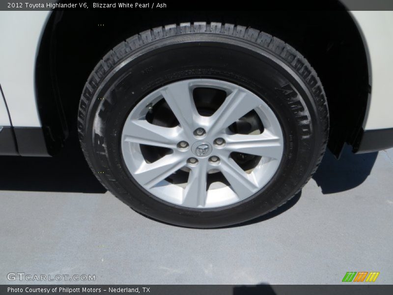 Blizzard White Pearl / Ash 2012 Toyota Highlander V6