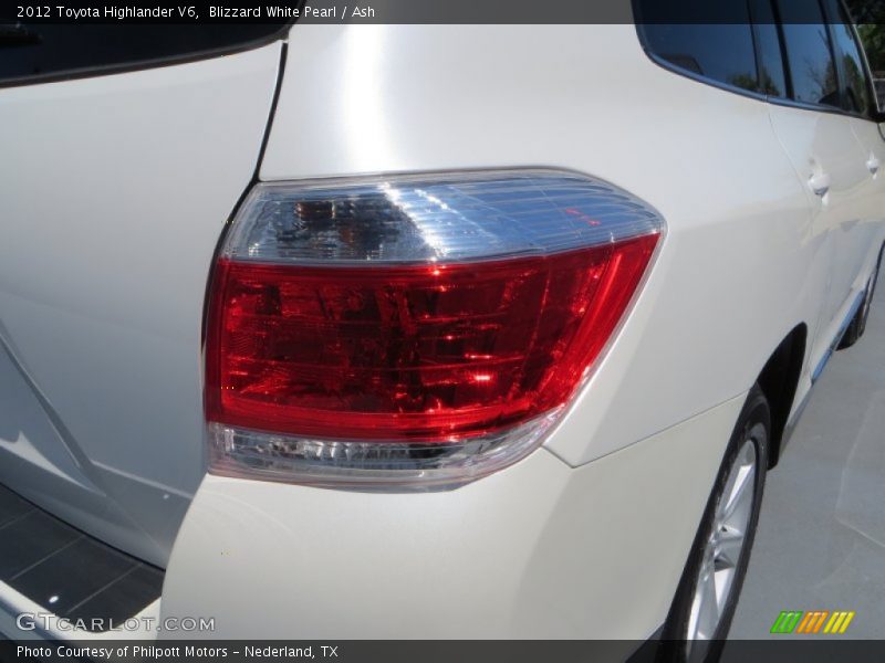 Blizzard White Pearl / Ash 2012 Toyota Highlander V6
