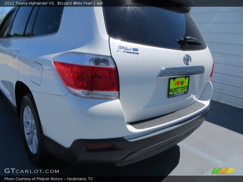 Blizzard White Pearl / Ash 2012 Toyota Highlander V6
