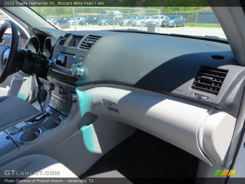 Blizzard White Pearl / Ash 2012 Toyota Highlander V6