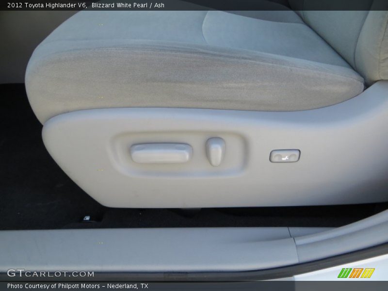Blizzard White Pearl / Ash 2012 Toyota Highlander V6