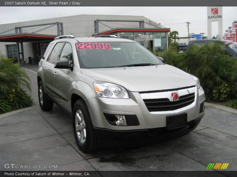 Silver Pearl / Gray 2007 Saturn Outlook XE