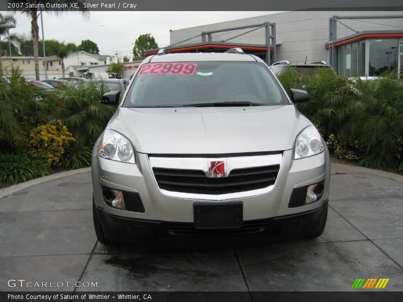 Silver Pearl / Gray 2007 Saturn Outlook XE