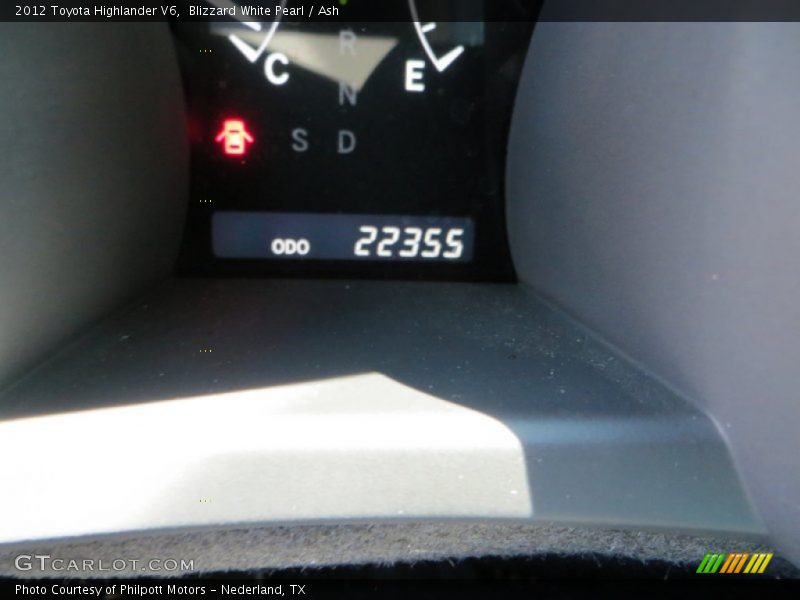 Blizzard White Pearl / Ash 2012 Toyota Highlander V6
