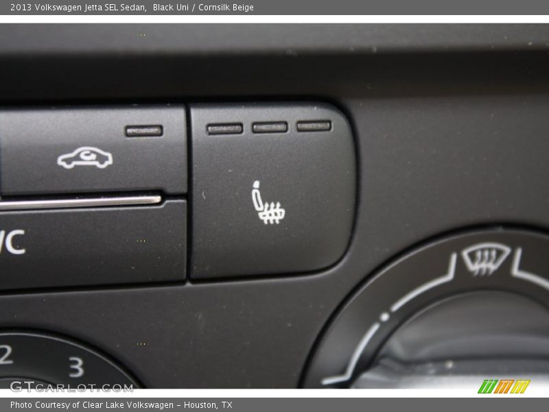 Black Uni / Cornsilk Beige 2013 Volkswagen Jetta SEL Sedan