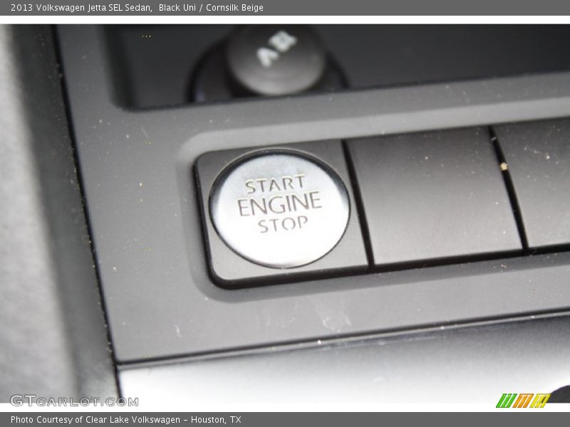 Black Uni / Cornsilk Beige 2013 Volkswagen Jetta SEL Sedan