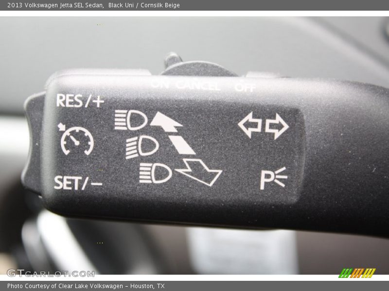 Black Uni / Cornsilk Beige 2013 Volkswagen Jetta SEL Sedan