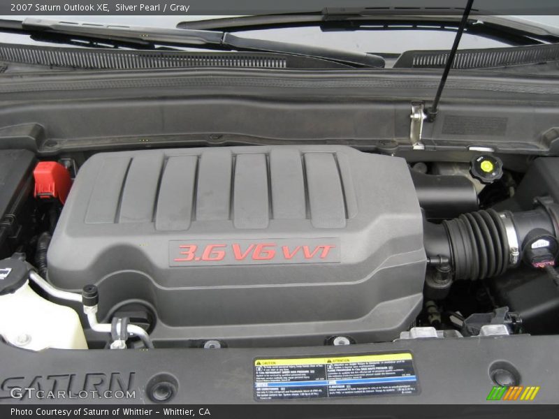 Silver Pearl / Gray 2007 Saturn Outlook XE
