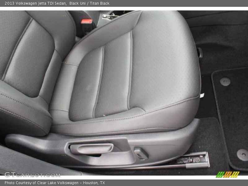 Black Uni / Titan Black 2013 Volkswagen Jetta TDI Sedan