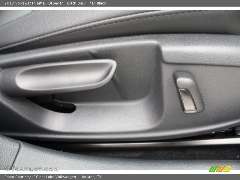 Black Uni / Titan Black 2013 Volkswagen Jetta TDI Sedan