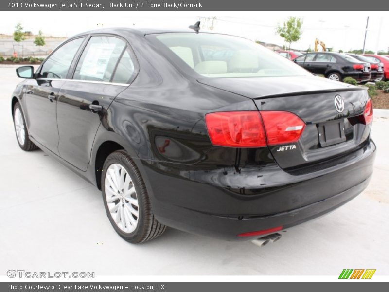 Black Uni / 2 Tone Black/Cornsilk 2013 Volkswagen Jetta SEL Sedan