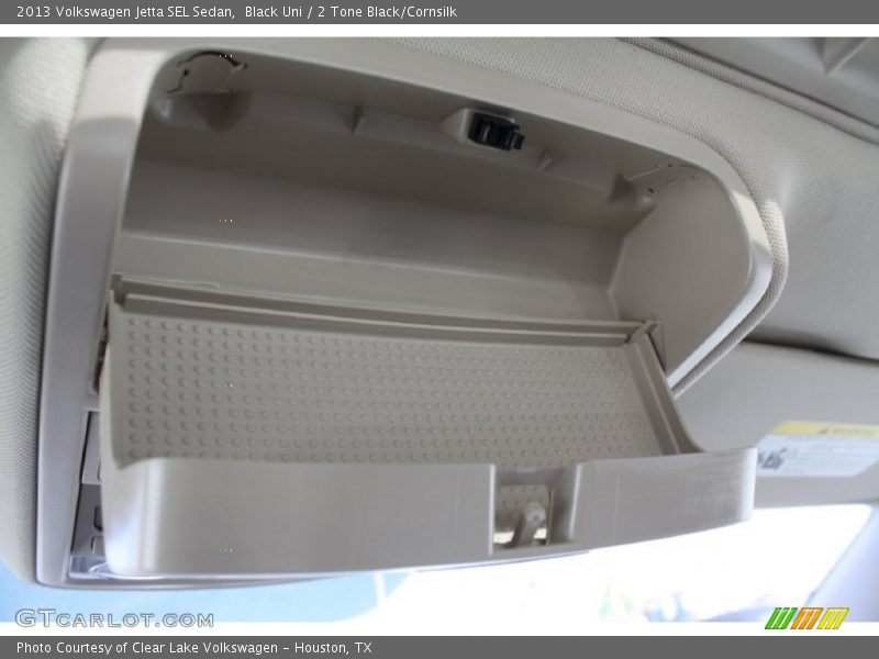 Black Uni / 2 Tone Black/Cornsilk 2013 Volkswagen Jetta SEL Sedan