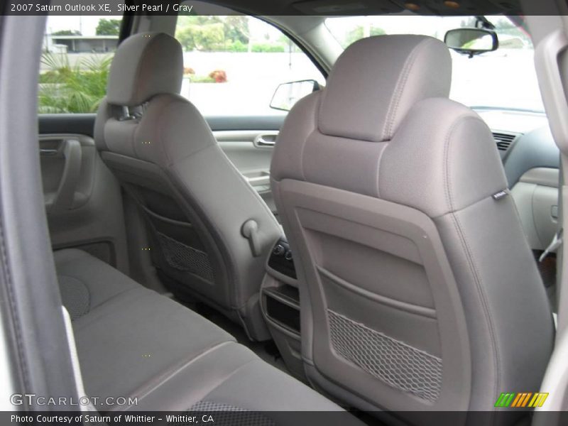 Silver Pearl / Gray 2007 Saturn Outlook XE