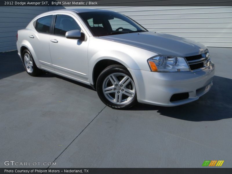 Bright Silver Metallic / Black 2012 Dodge Avenger SXT