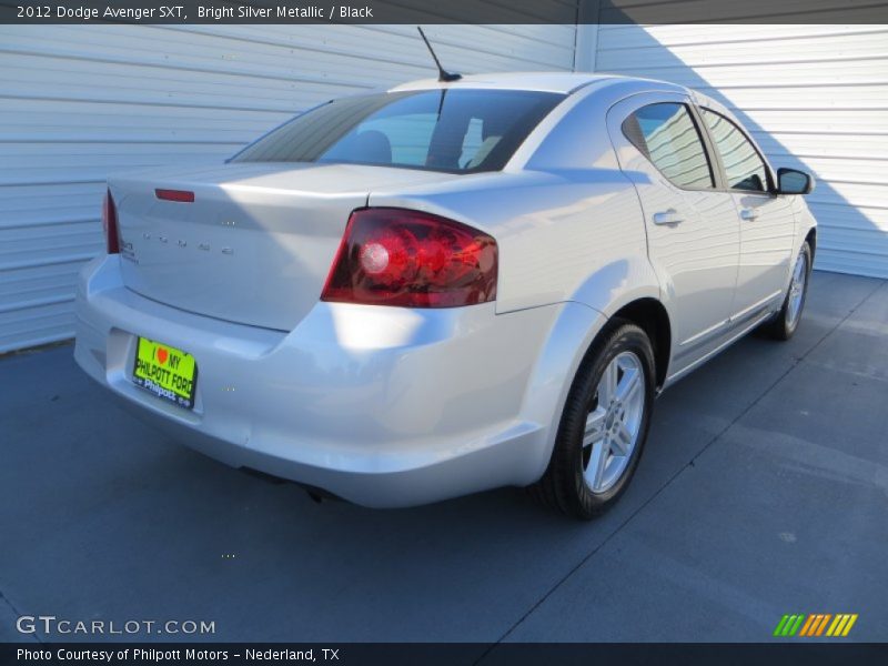 Bright Silver Metallic / Black 2012 Dodge Avenger SXT