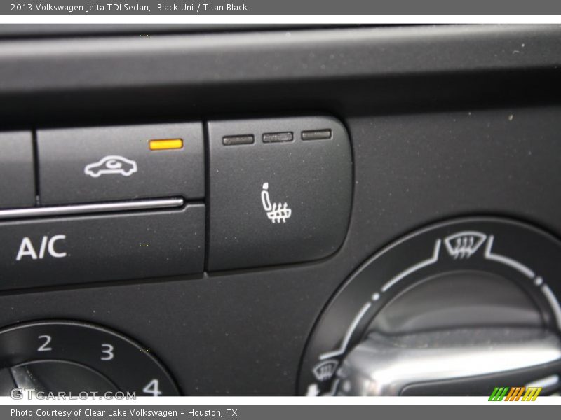 Black Uni / Titan Black 2013 Volkswagen Jetta TDI Sedan