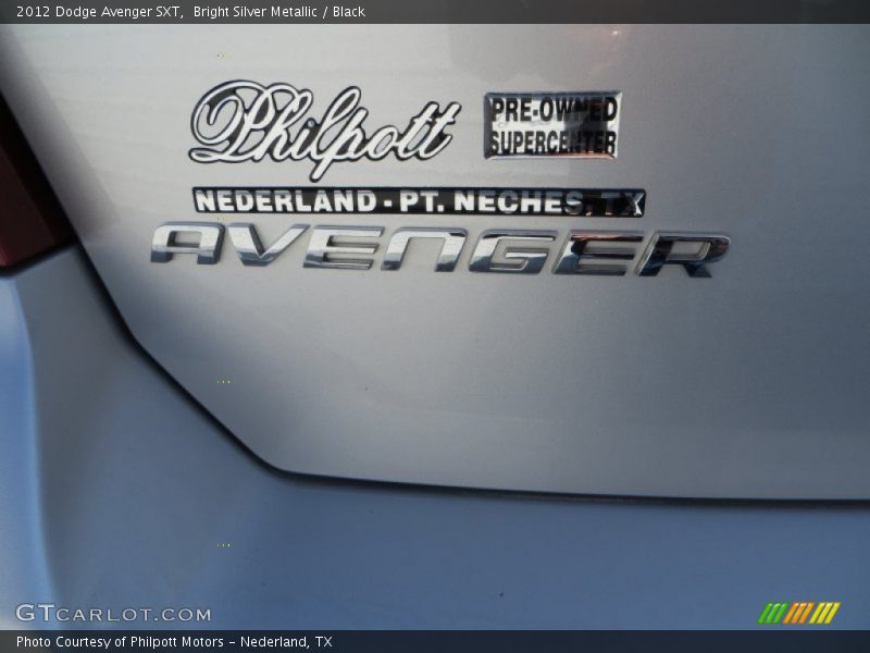 Bright Silver Metallic / Black 2012 Dodge Avenger SXT