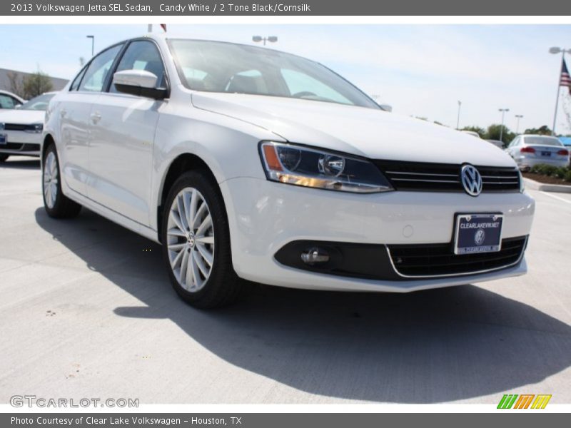 Candy White / 2 Tone Black/Cornsilk 2013 Volkswagen Jetta SEL Sedan