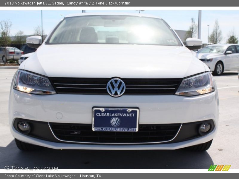 Candy White / 2 Tone Black/Cornsilk 2013 Volkswagen Jetta SEL Sedan