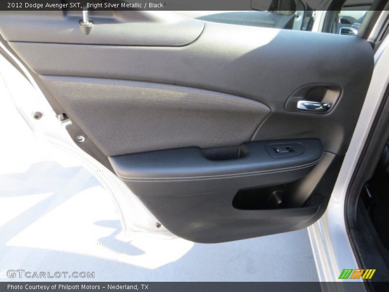 Bright Silver Metallic / Black 2012 Dodge Avenger SXT