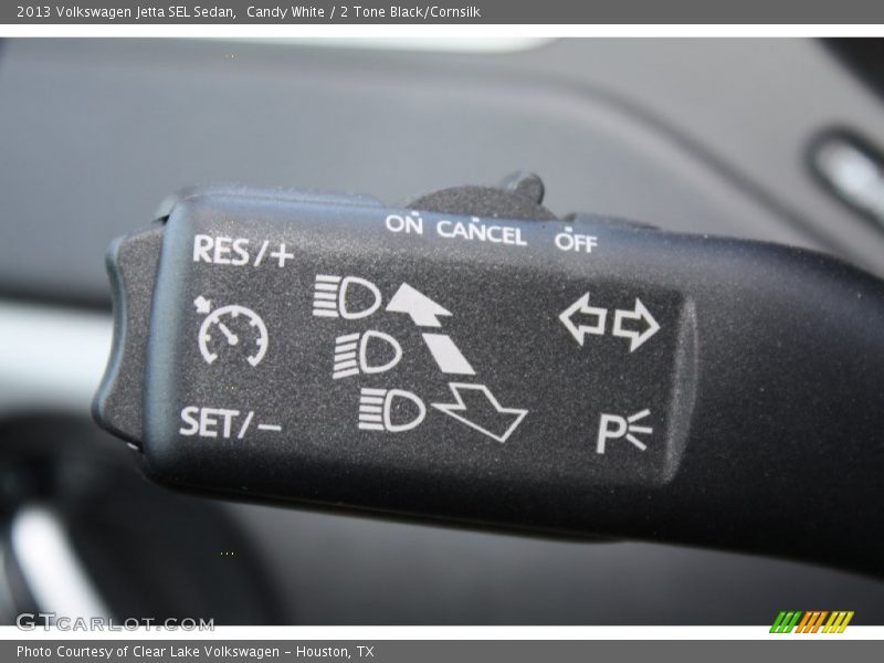 Candy White / 2 Tone Black/Cornsilk 2013 Volkswagen Jetta SEL Sedan