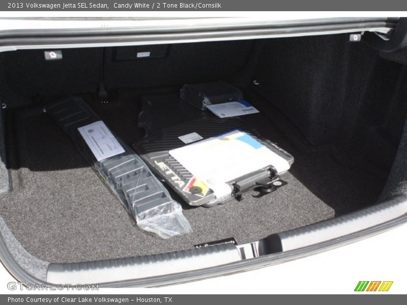 Candy White / 2 Tone Black/Cornsilk 2013 Volkswagen Jetta SEL Sedan