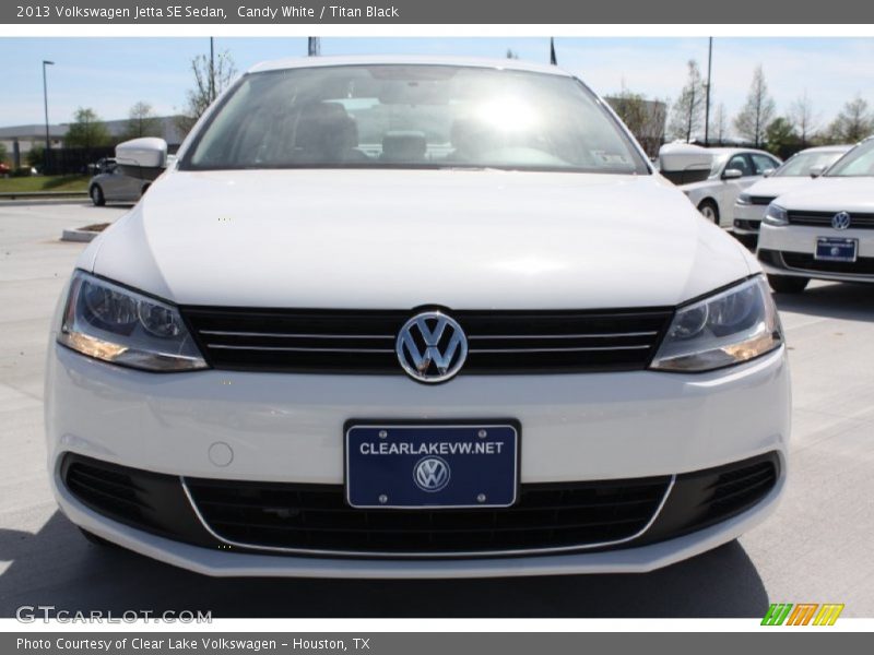Candy White / Titan Black 2013 Volkswagen Jetta SE Sedan