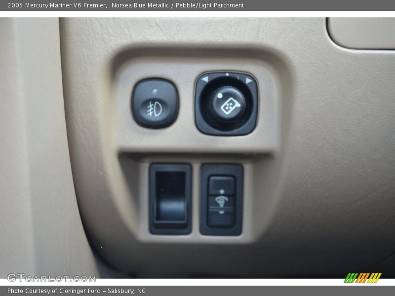 Norsea Blue Metallic / Pebble/Light Parchment 2005 Mercury Mariner V6 Premier