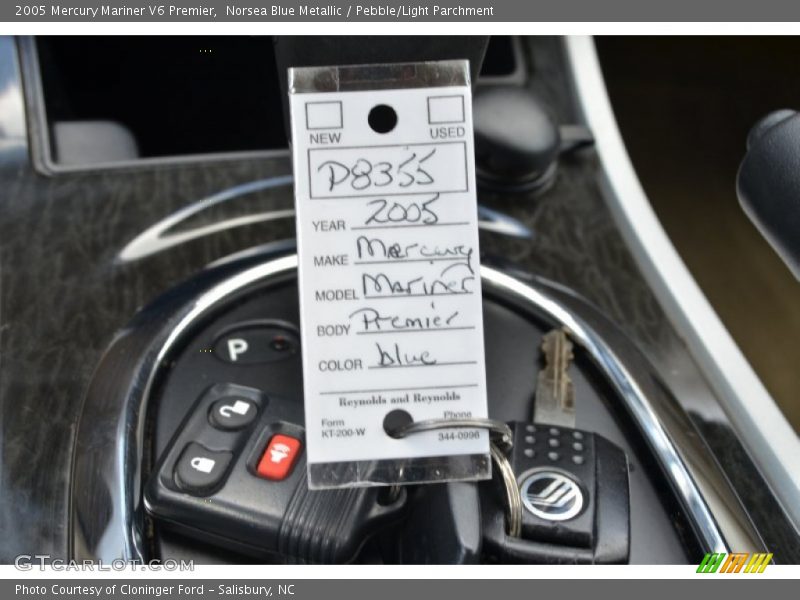 Norsea Blue Metallic / Pebble/Light Parchment 2005 Mercury Mariner V6 Premier