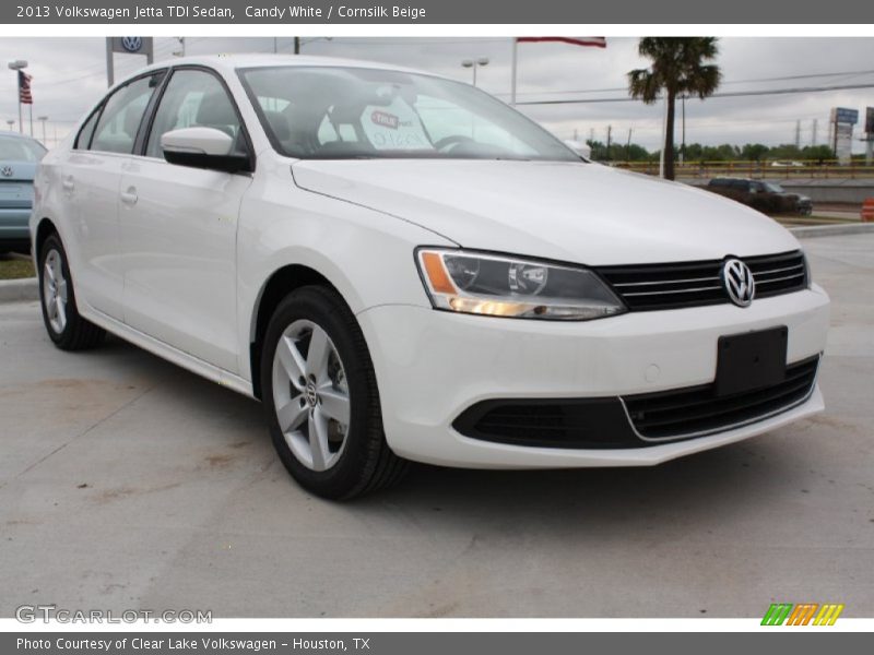 Candy White / Cornsilk Beige 2013 Volkswagen Jetta TDI Sedan