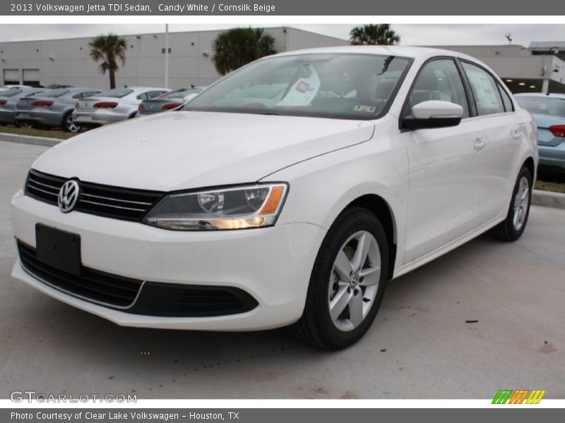 Candy White / Cornsilk Beige 2013 Volkswagen Jetta TDI Sedan