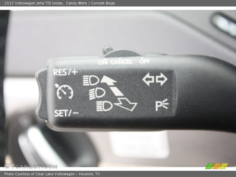 Candy White / Cornsilk Beige 2013 Volkswagen Jetta TDI Sedan