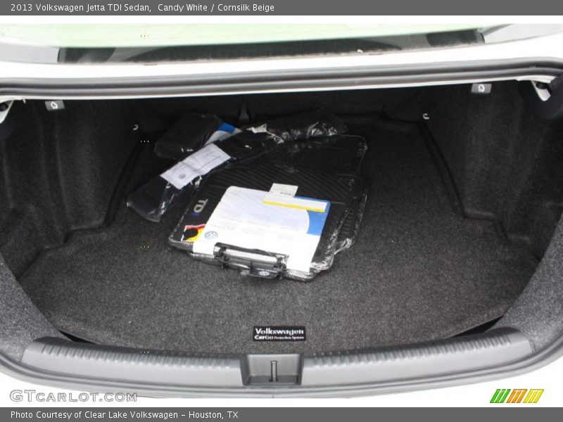 Candy White / Cornsilk Beige 2013 Volkswagen Jetta TDI Sedan